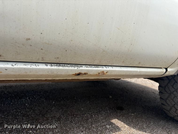 image for item ET5125 2001 Chevrolet Silverado 1500 Ext. Cab pickup truck