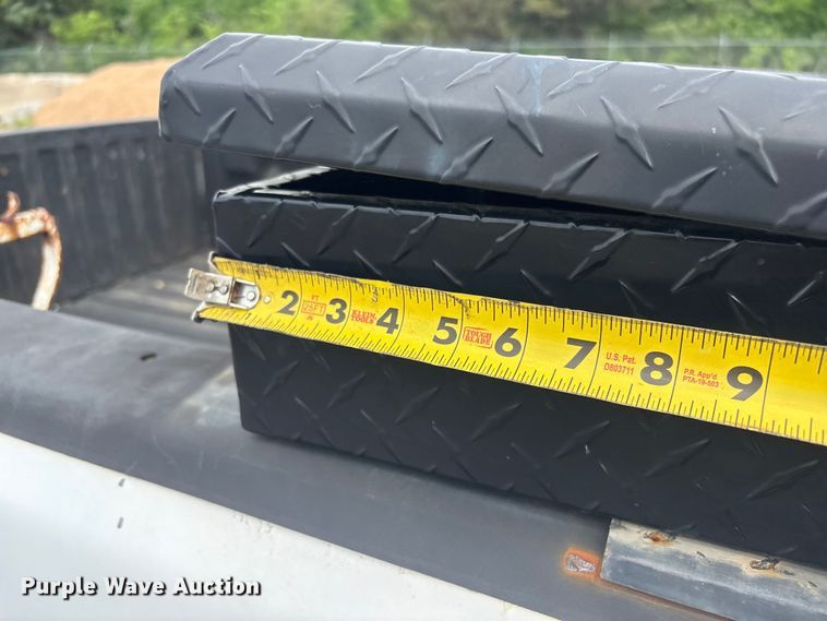 image for item ET5125 2001 Chevrolet Silverado 1500 Ext. Cab pickup truck