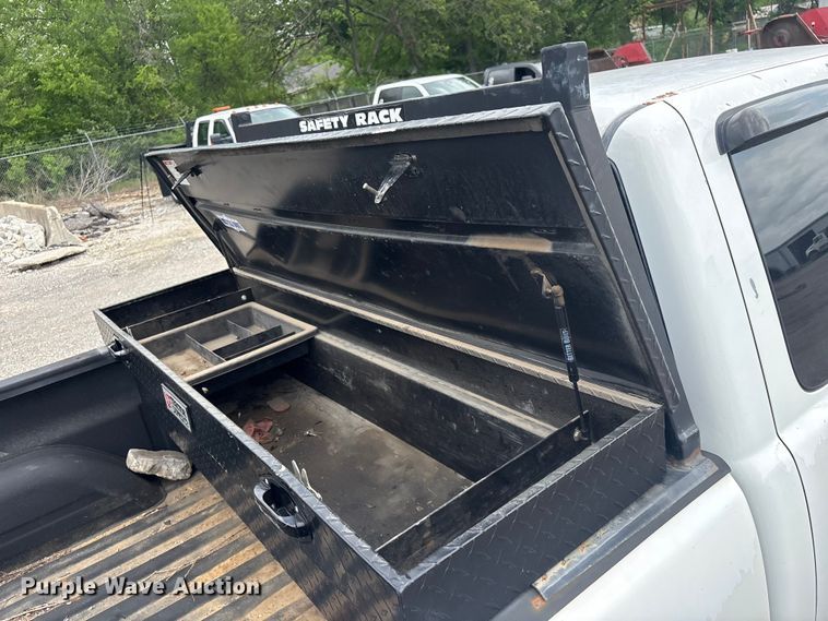 image for item ET5125 2001 Chevrolet Silverado 1500 Ext. Cab pickup truck
