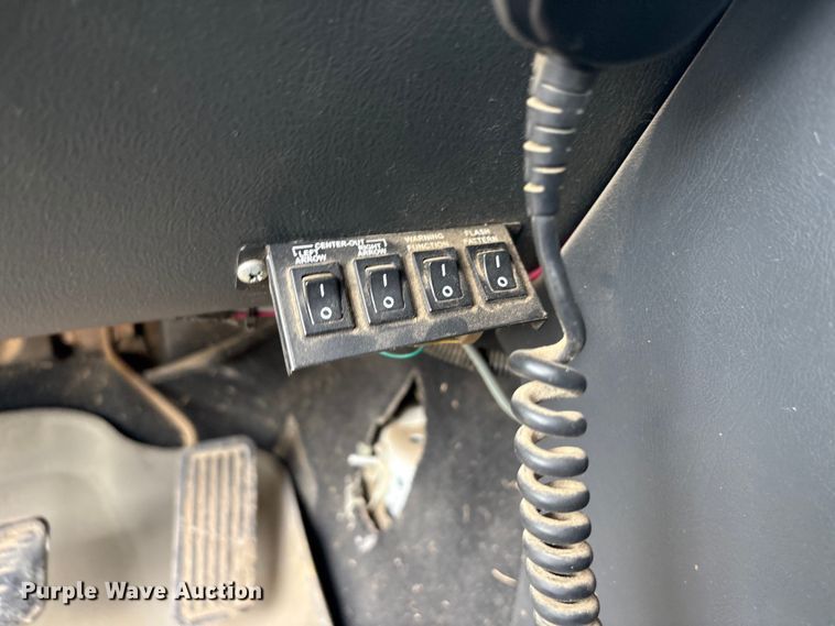 image for item ET5125 2001 Chevrolet Silverado 1500 Ext. Cab pickup truck