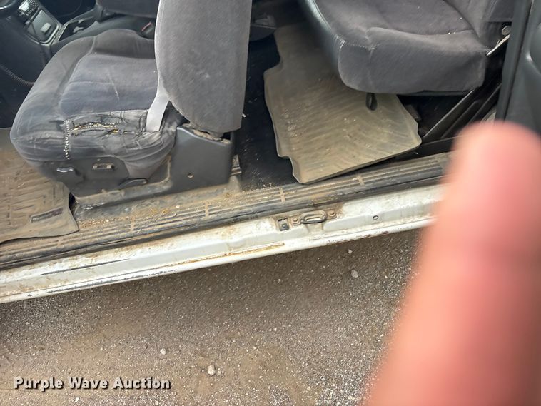 image for item ET5125 2001 Chevrolet Silverado 1500 Ext. Cab pickup truck