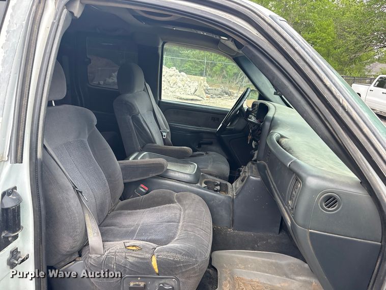 image for item ET5125 2001 Chevrolet Silverado 1500 Ext. Cab pickup truck