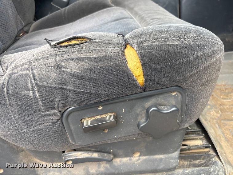 image for item ET5125 2001 Chevrolet Silverado 1500 Ext. Cab pickup truck