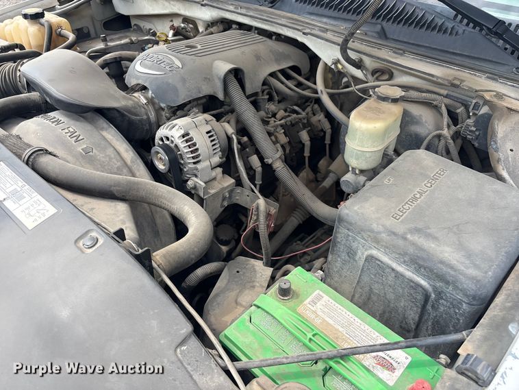 image for item ET5125 2001 Chevrolet Silverado 1500 Ext. Cab pickup truck