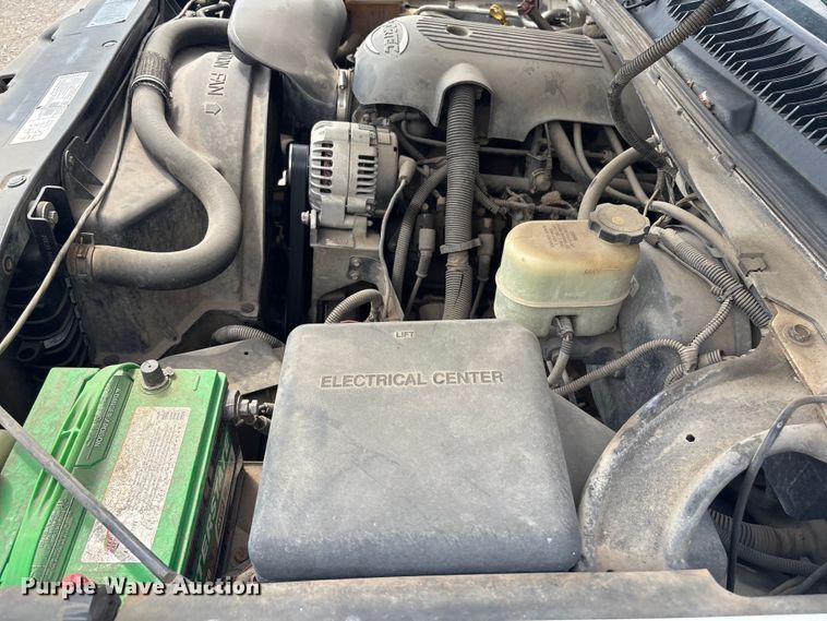 image for item ET5125 2001 Chevrolet Silverado 1500 Ext. Cab pickup truck