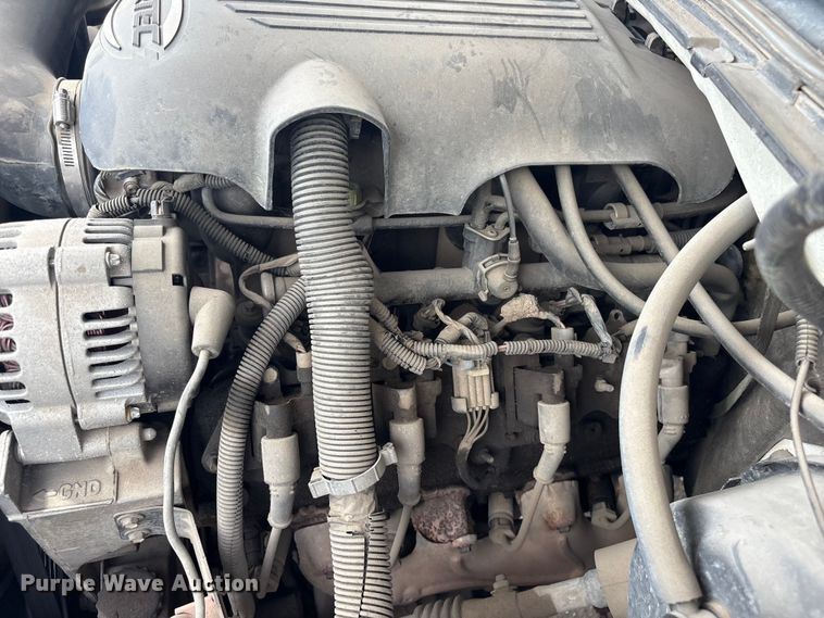 image for item ET5125 2001 Chevrolet Silverado 1500 Ext. Cab pickup truck