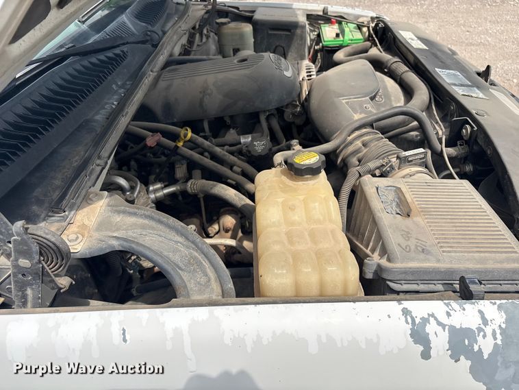 image for item ET5125 2001 Chevrolet Silverado 1500 Ext. Cab pickup truck