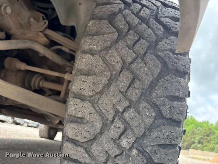 image for item ET5125 2001 Chevrolet Silverado 1500 Ext. Cab pickup truck