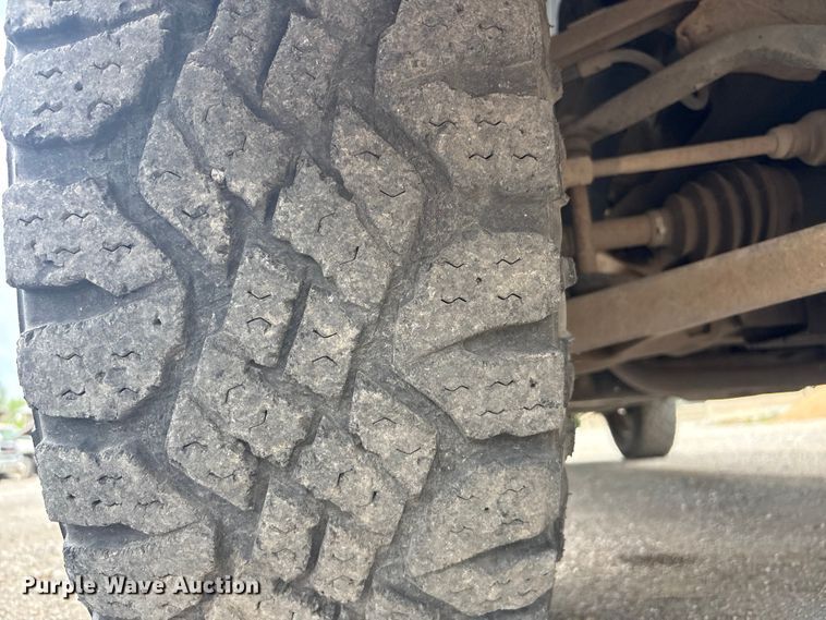 image for item ET5125 2001 Chevrolet Silverado 1500 Ext. Cab pickup truck