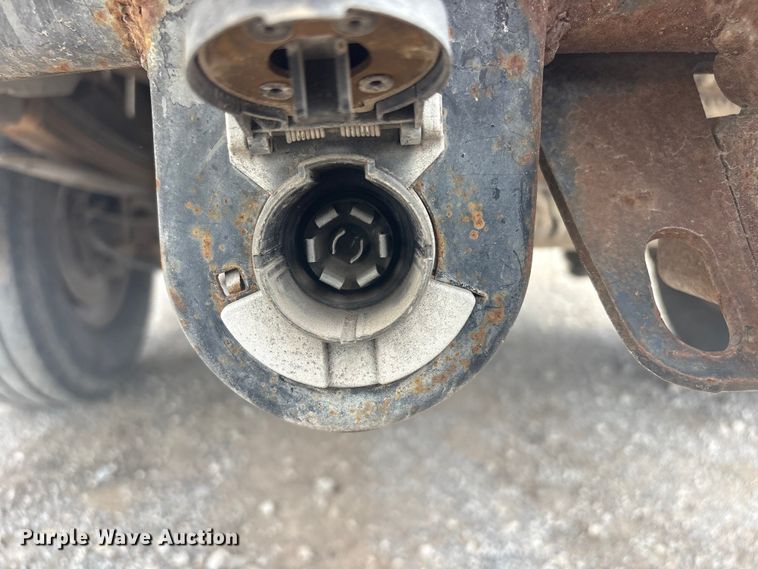 image for item ET5126 2004 GMC Sierra 2500HD Crew Cab pickup truck