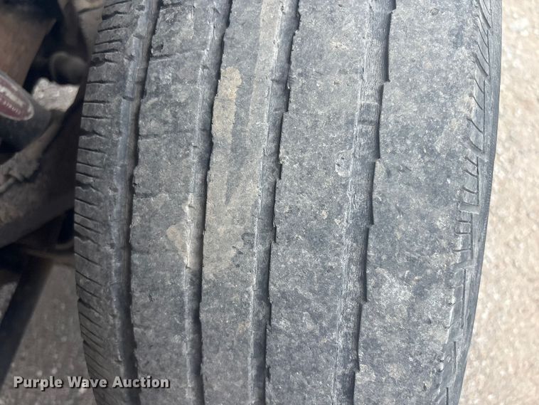 image for item ET5126 2004 GMC Sierra 2500HD Crew Cab pickup truck