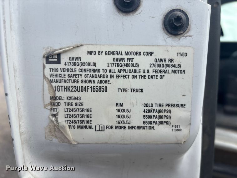 image for item ET5126 2004 GMC Sierra 2500HD Crew Cab pickup truck