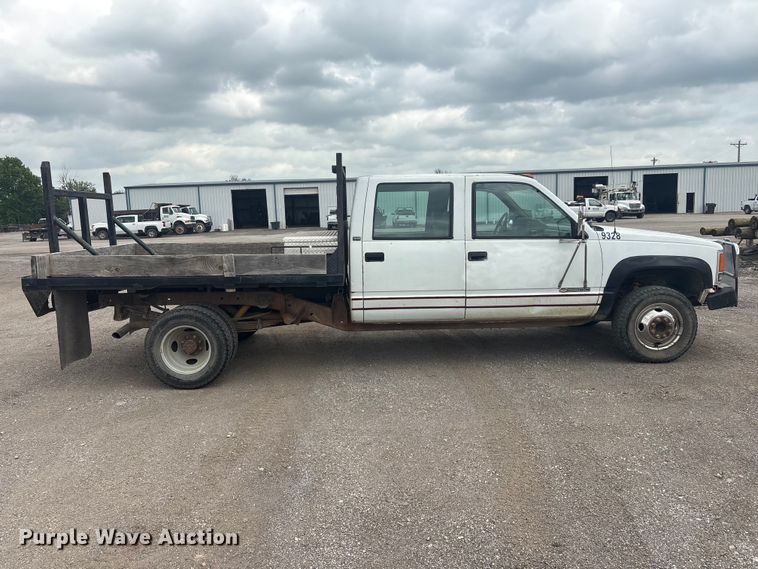 image for item ET5127 1993 Chevrolet 3500 Crew Cab flatbed pickup truck