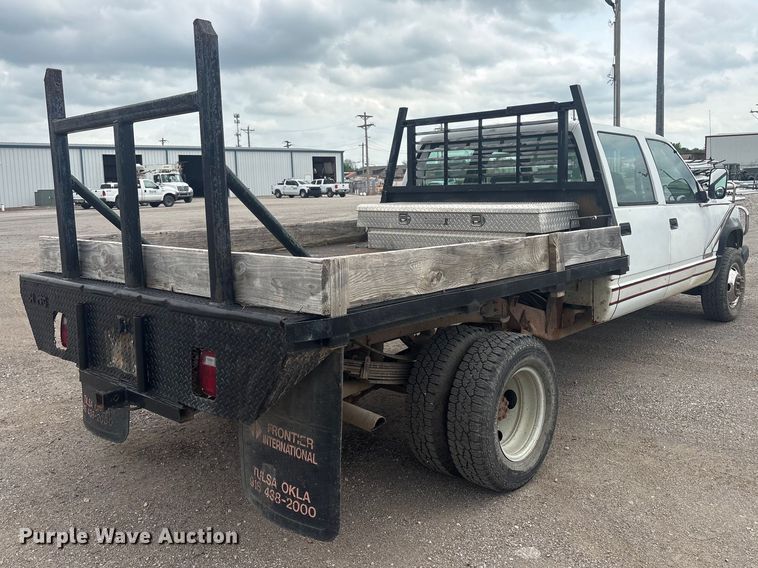 image for item ET5127 1993 Chevrolet 3500 Crew Cab flatbed pickup truck