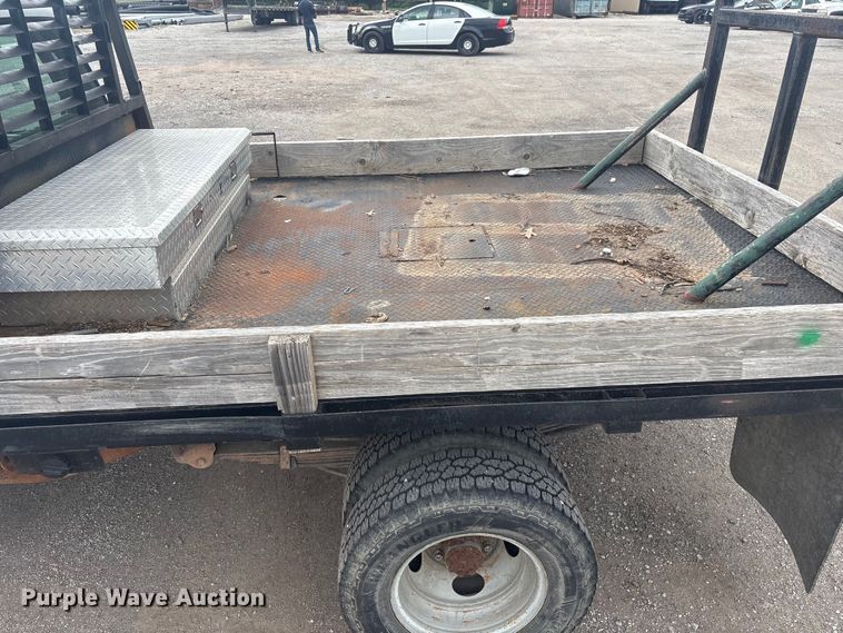 image for item ET5127 1993 Chevrolet 3500 Crew Cab flatbed pickup truck