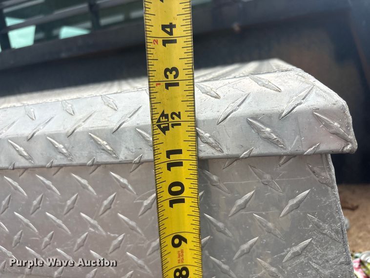 image for item ET5127 1993 Chevrolet 3500 Crew Cab flatbed pickup truck