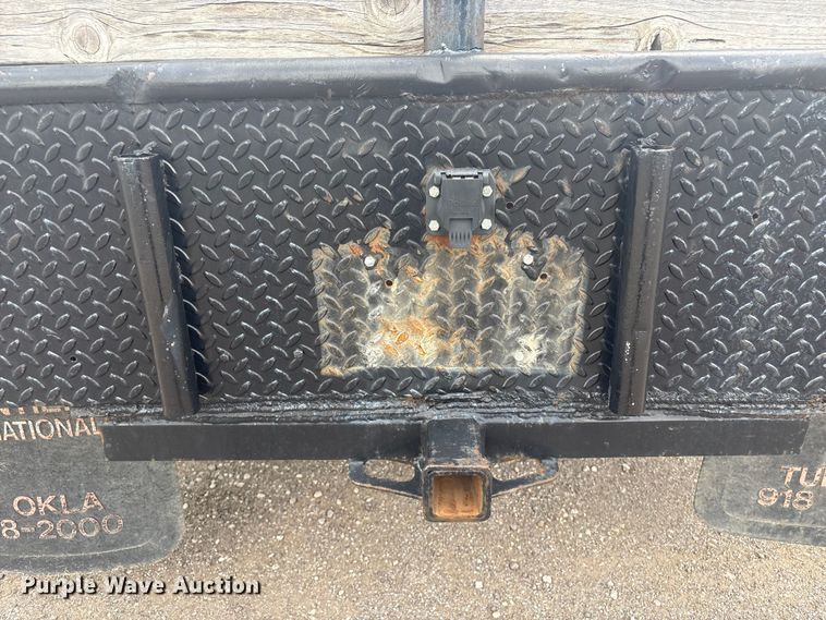 image for item ET5127 1993 Chevrolet 3500 Crew Cab flatbed pickup truck