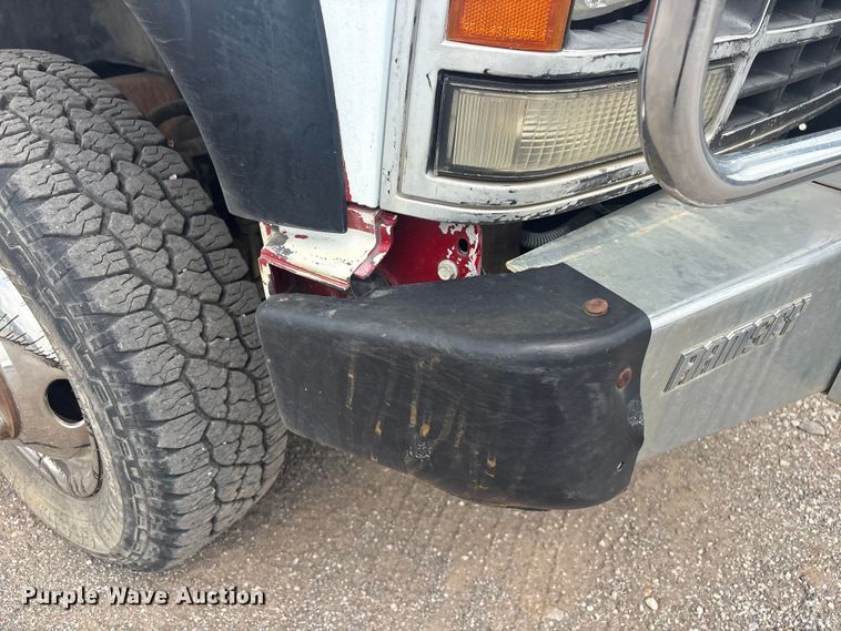image for item ET5127 1993 Chevrolet 3500 Crew Cab flatbed pickup truck