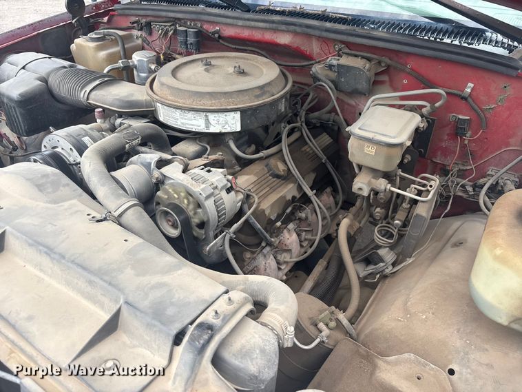 image for item ET5127 1993 Chevrolet 3500 Crew Cab flatbed pickup truck