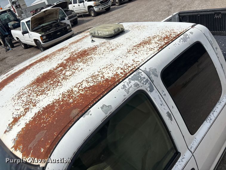 image for item ET5128 2002 Chevrolet Silverado 1500 Ext. Cab pickup truck