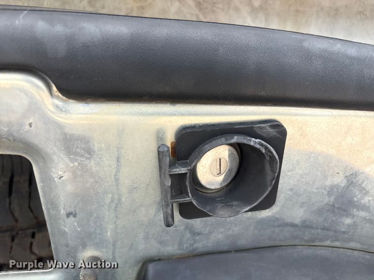 image for item ET5128 2002 Chevrolet Silverado 1500 Ext. Cab pickup truck