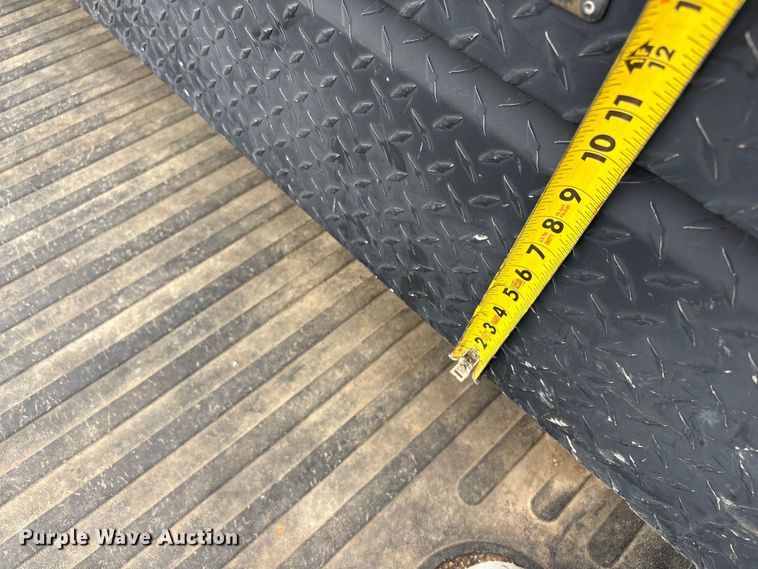 image for item ET5128 2002 Chevrolet Silverado 1500 Ext. Cab pickup truck