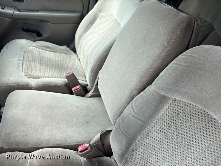 image for item ET5128 2002 Chevrolet Silverado 1500 Ext. Cab pickup truck