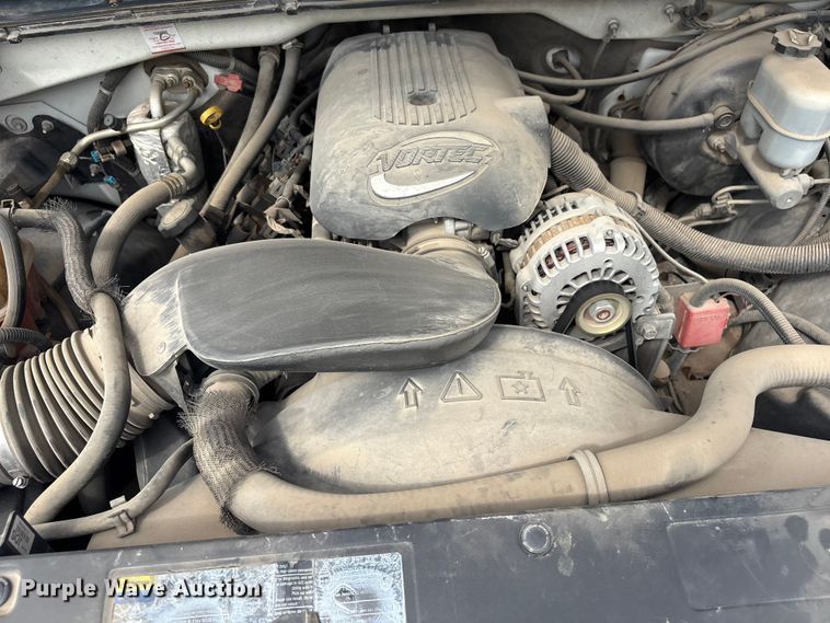 image for item ET5128 2002 Chevrolet Silverado 1500 Ext. Cab pickup truck