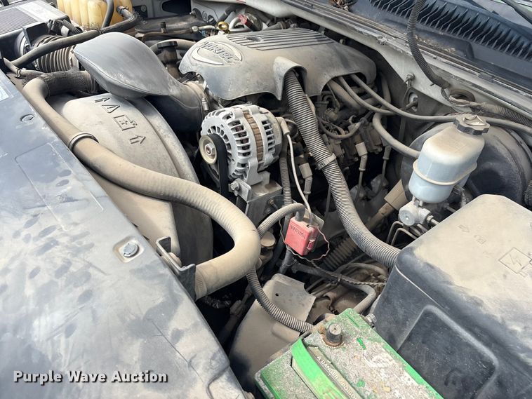 image for item ET5128 2002 Chevrolet Silverado 1500 Ext. Cab pickup truck