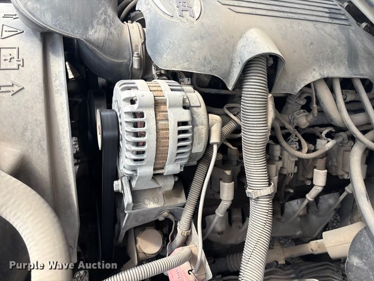 image for item ET5128 2002 Chevrolet Silverado 1500 Ext. Cab pickup truck