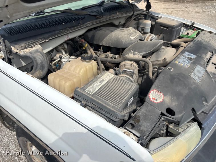 image for item ET5128 2002 Chevrolet Silverado 1500 Ext. Cab pickup truck