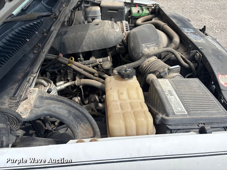 image for item ET5128 2002 Chevrolet Silverado 1500 Ext. Cab pickup truck