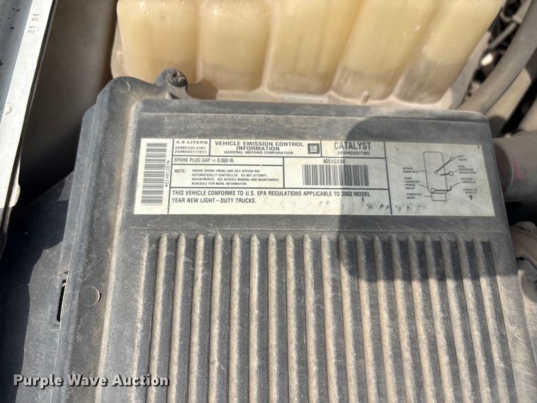 image for item ET5128 2002 Chevrolet Silverado 1500 Ext. Cab pickup truck