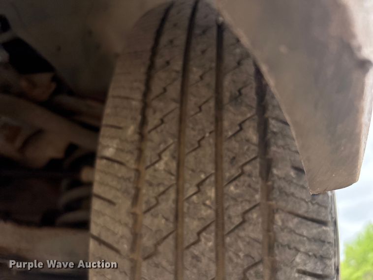 image for item ET5128 2002 Chevrolet Silverado 1500 Ext. Cab pickup truck