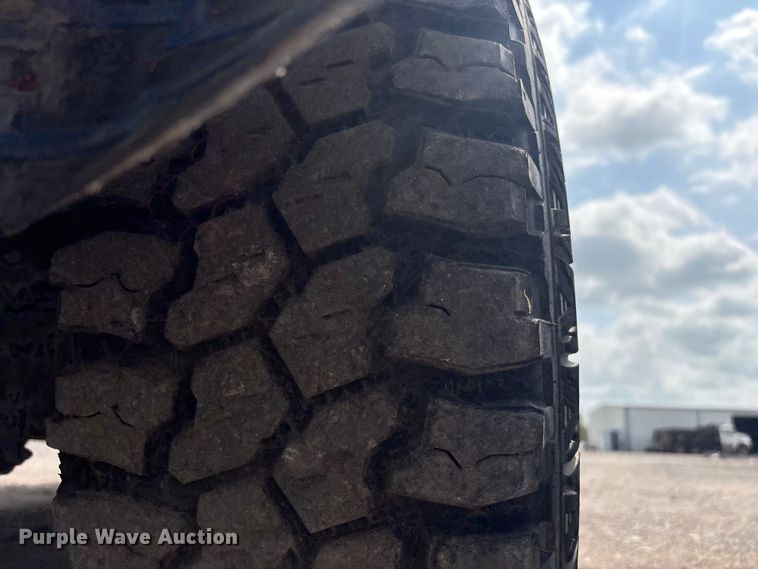 image for item ET5128 2002 Chevrolet Silverado 1500 Ext. Cab pickup truck