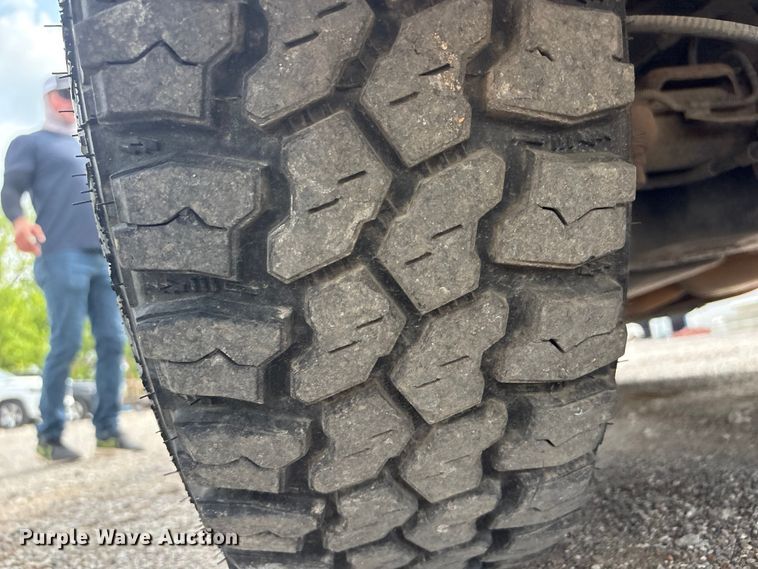 image for item ET5128 2002 Chevrolet Silverado 1500 Ext. Cab pickup truck