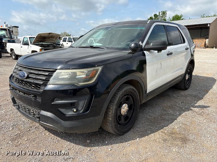 image for item ET5129 2016 Ford Explorer Police Interceptor SUV