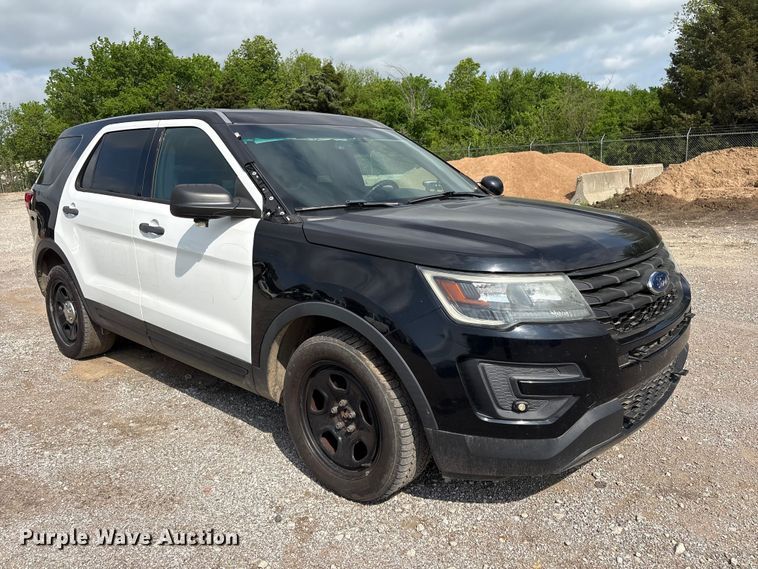image for item ET5129 2016 Ford Explorer Police Interceptor SUV