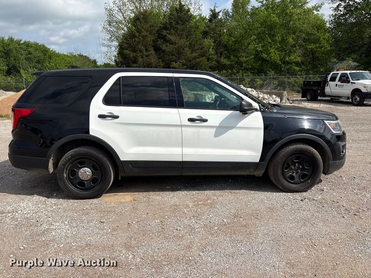 image for item ET5129 2016 Ford Explorer Police Interceptor SUV