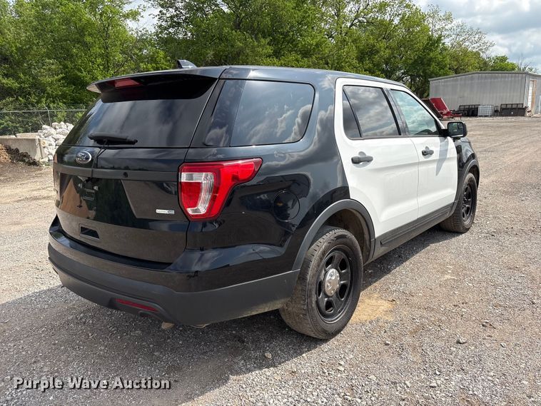 image for item ET5129 2016 Ford Explorer Police Interceptor SUV