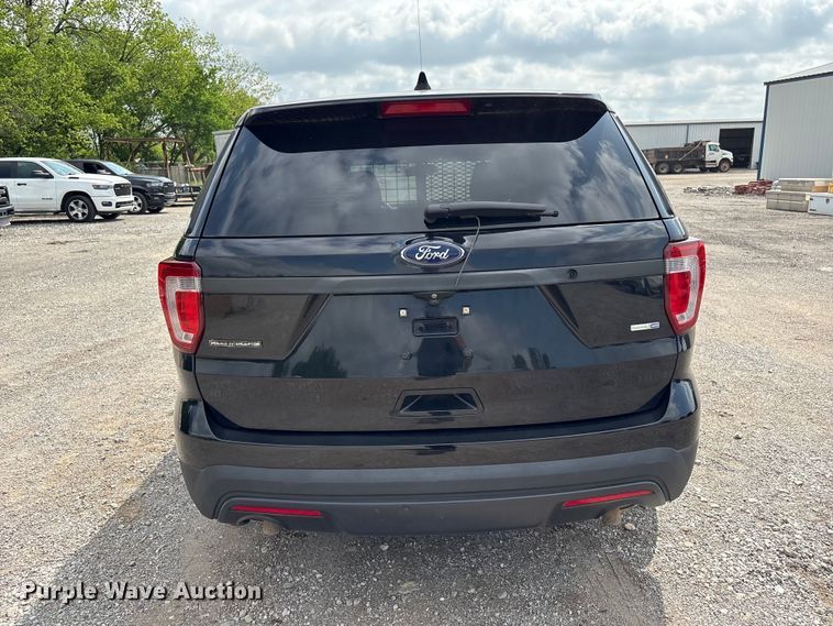image for item ET5129 2016 Ford Explorer Police Interceptor SUV