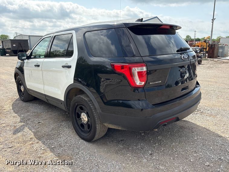 image for item ET5129 2016 Ford Explorer Police Interceptor SUV
