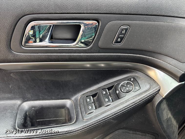 image for item ET5129 2016 Ford Explorer Police Interceptor SUV