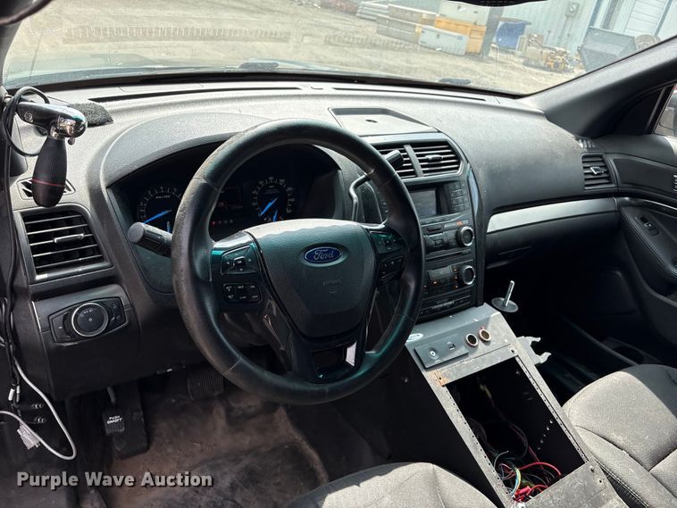 image for item ET5129 2016 Ford Explorer Police Interceptor SUV