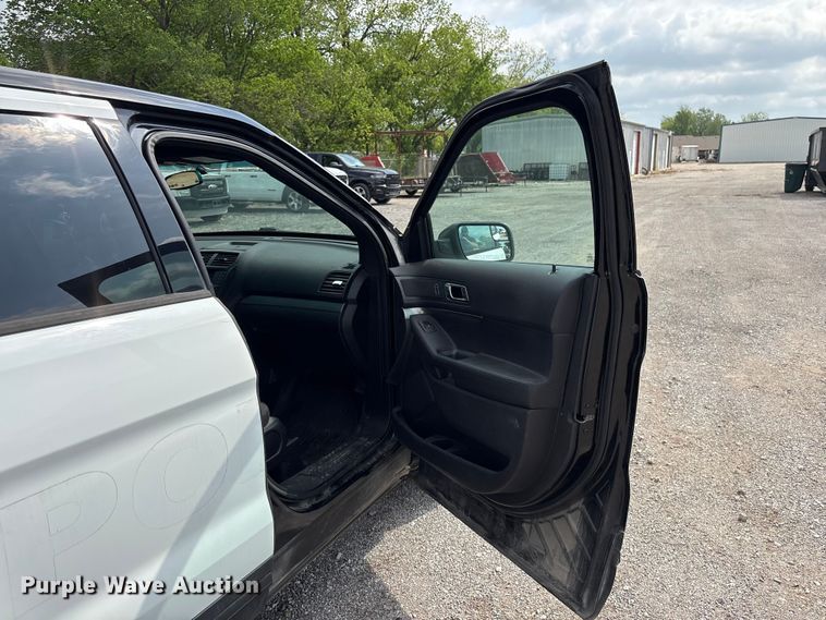 image for item ET5129 2016 Ford Explorer Police Interceptor SUV