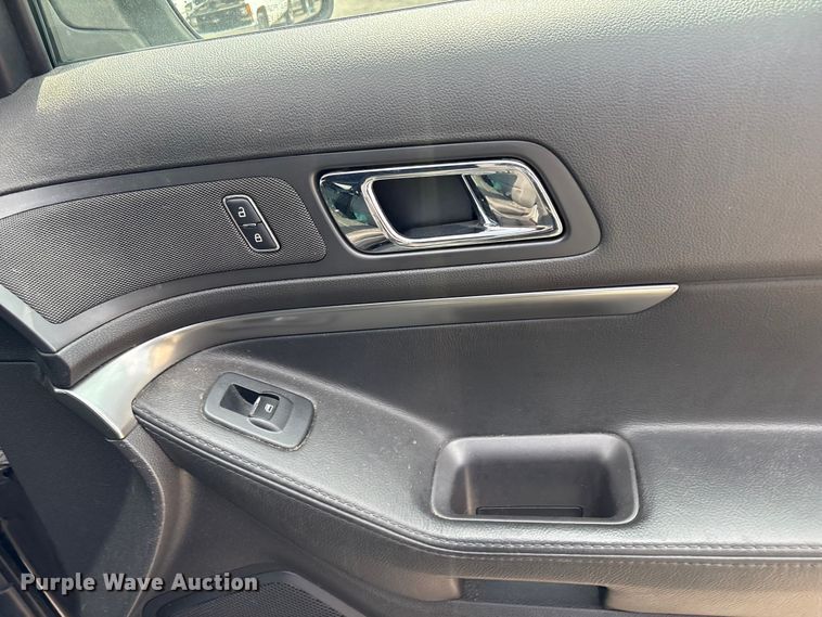 image for item ET5129 2016 Ford Explorer Police Interceptor SUV