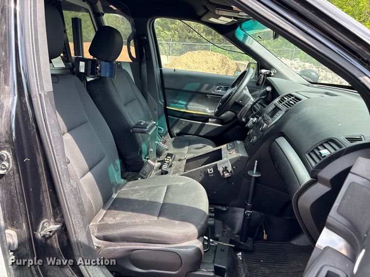 image for item ET5129 2016 Ford Explorer Police Interceptor SUV