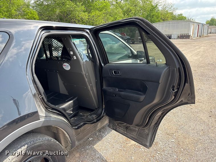 image for item ET5129 2016 Ford Explorer Police Interceptor SUV