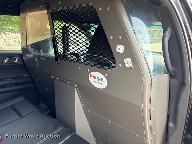 image for item ET5129 2016 Ford Explorer Police Interceptor SUV