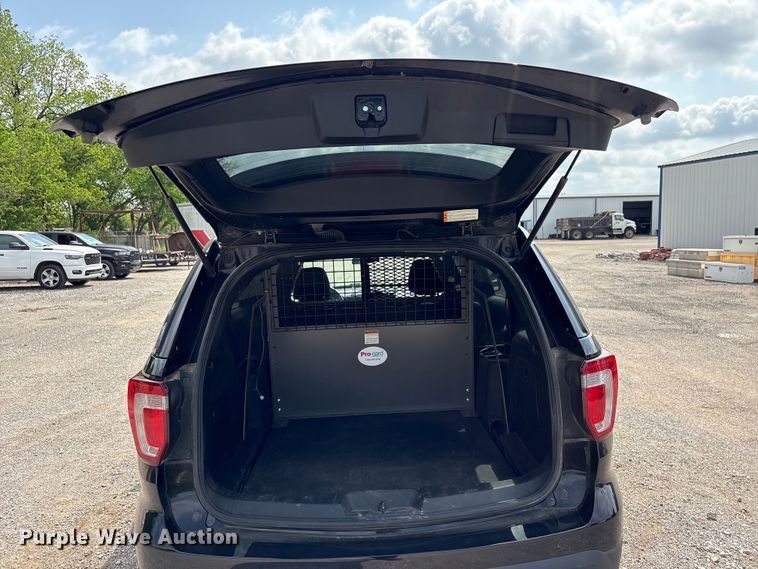 image for item ET5129 2016 Ford Explorer Police Interceptor SUV